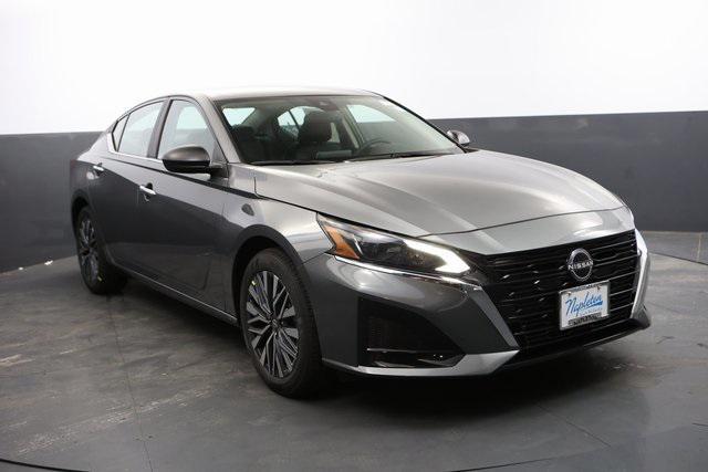 new 2025 Nissan Altima car, priced at $26,570