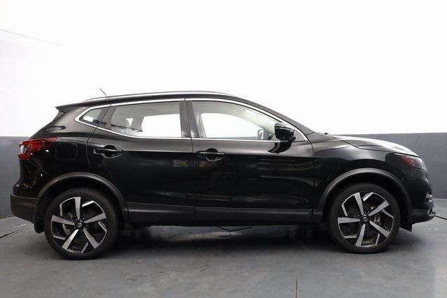 used 2020 Nissan Rogue Sport car, priced at $18,300