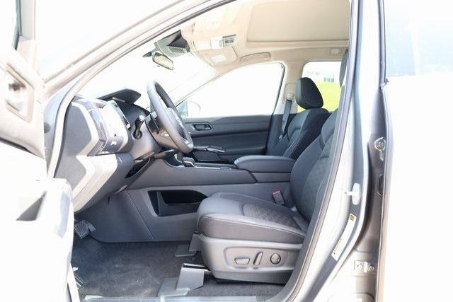 new 2025 Nissan Pathfinder car, priced at $38,665