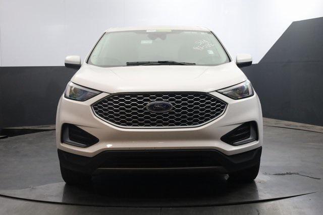 used 2024 Ford Edge car, priced at $22,400