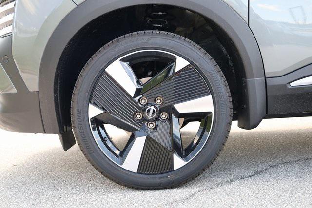 new 2025 Nissan Kicks car, priced at $26,718