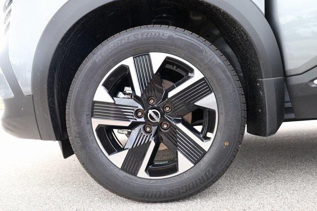 new 2025 Nissan Kicks car, priced at $24,227