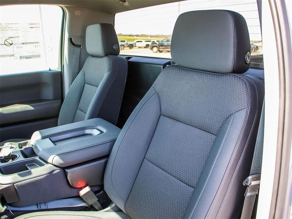 new 2025 GMC Sierra 1500 car, priced at $40,028