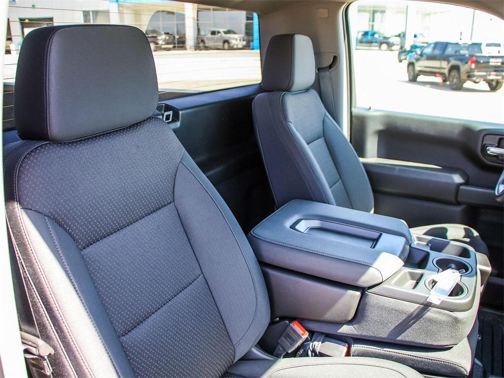 new 2025 GMC Sierra 1500 car, priced at $40,028