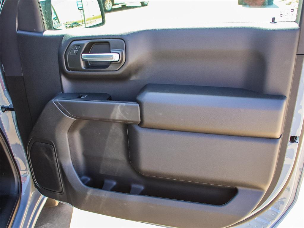 new 2025 GMC Sierra 1500 car, priced at $40,028