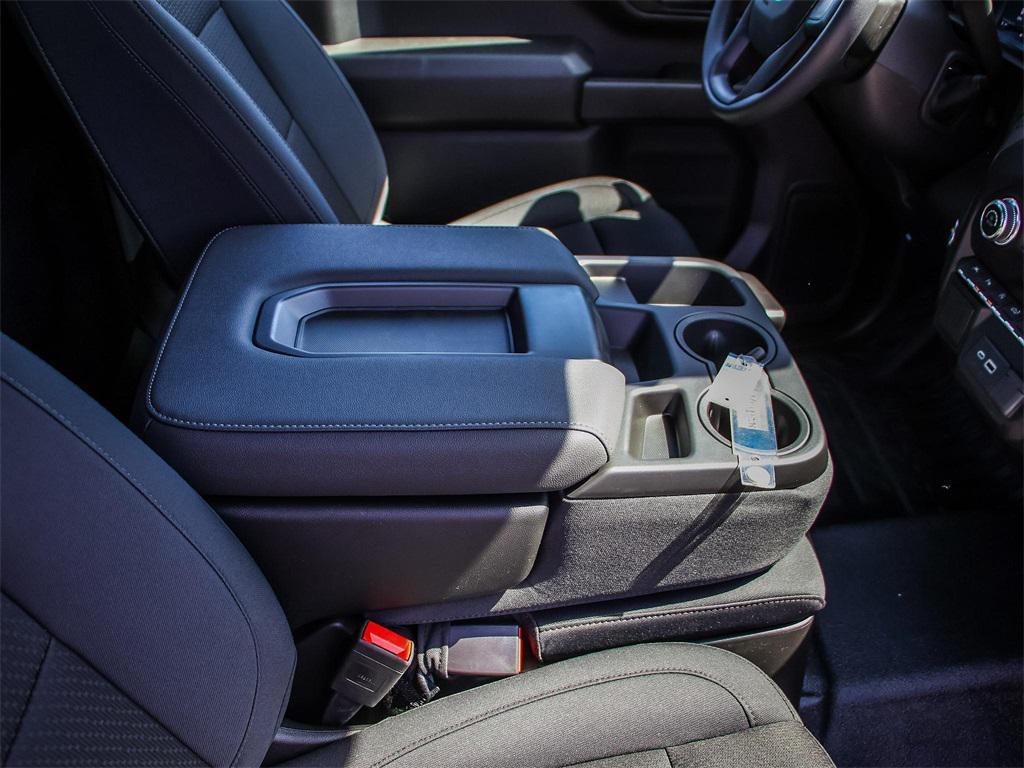 new 2025 GMC Sierra 1500 car, priced at $40,028