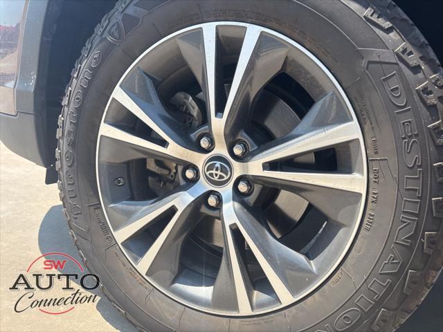 used 2019 Toyota Highlander car, priced at $23,500