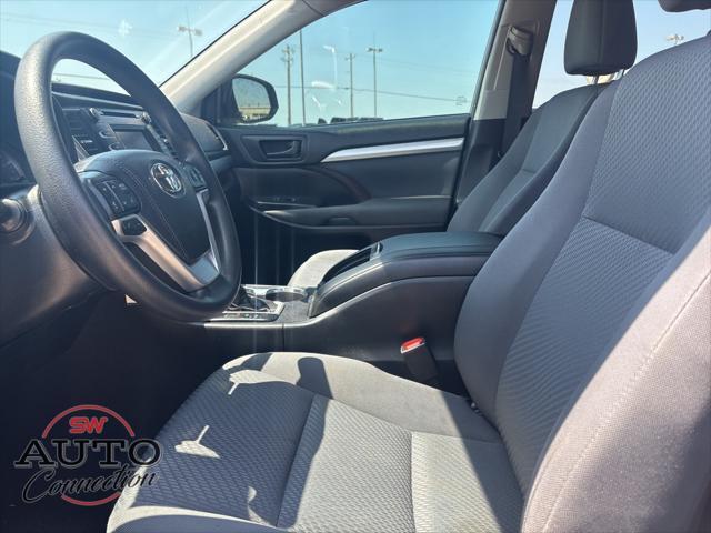 used 2019 Toyota Highlander car, priced at $23,500