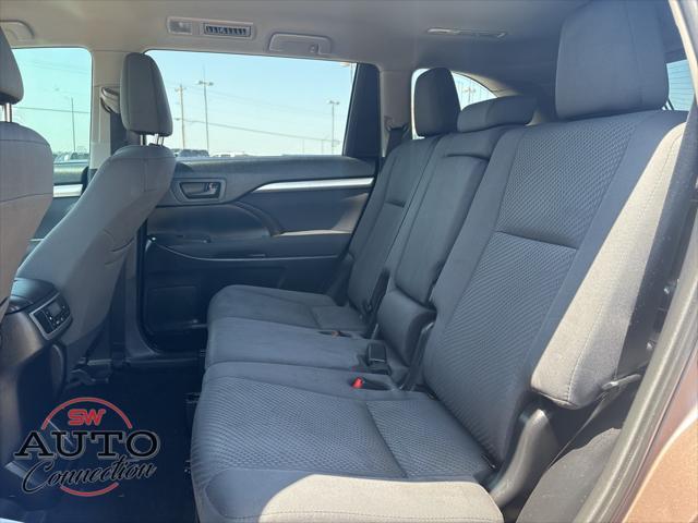 used 2019 Toyota Highlander car, priced at $23,500