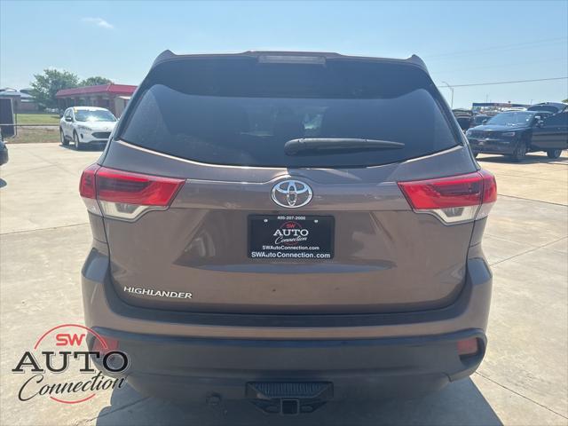 used 2019 Toyota Highlander car, priced at $23,500