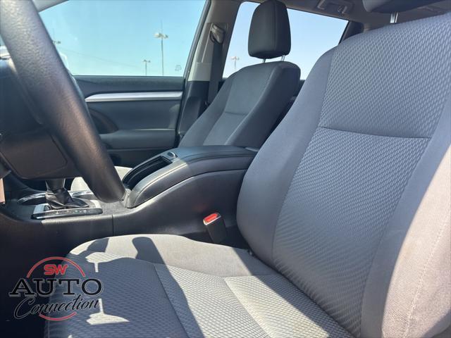 used 2019 Toyota Highlander car, priced at $23,500