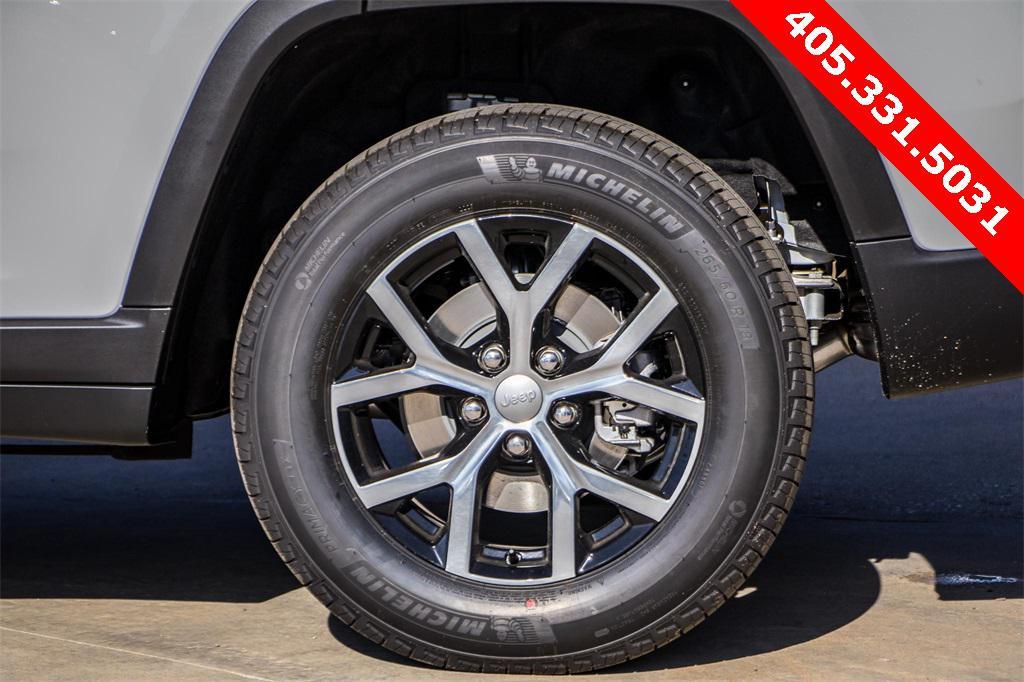 new 2025 Jeep Grand Cherokee car, priced at $38,156