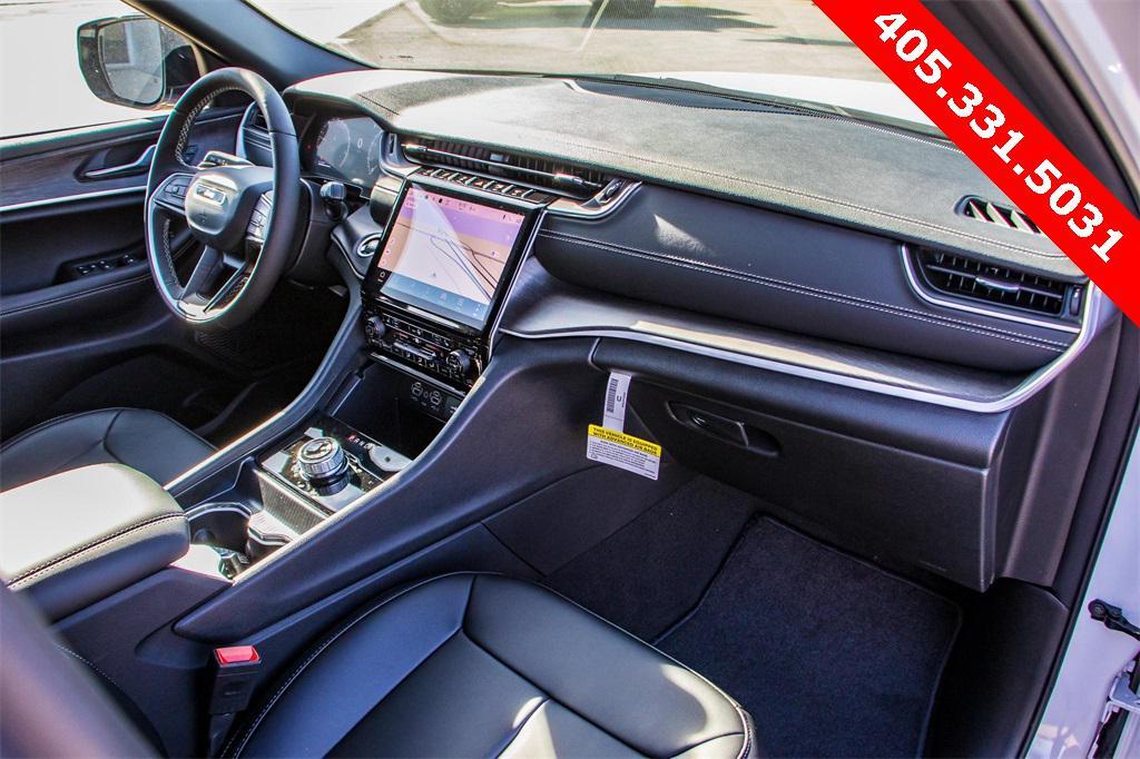 new 2025 Jeep Grand Cherokee car, priced at $38,156