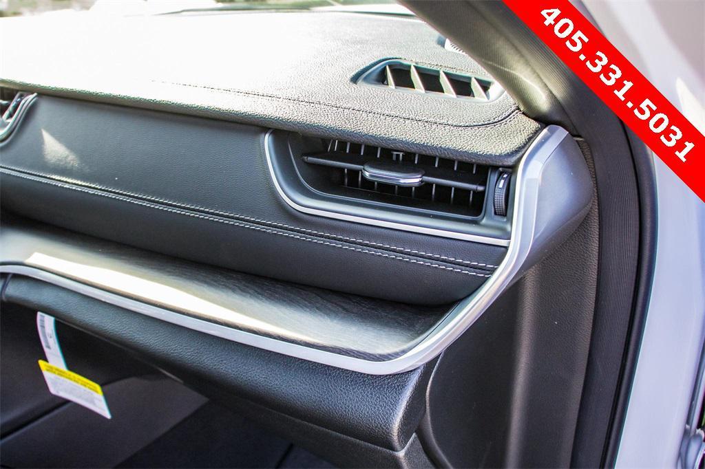 new 2025 Jeep Grand Cherokee car, priced at $38,156