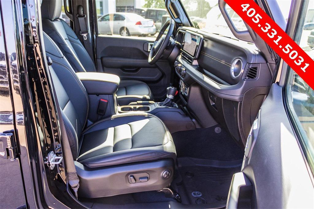 new 2025 Jeep Gladiator car, priced at $42,286