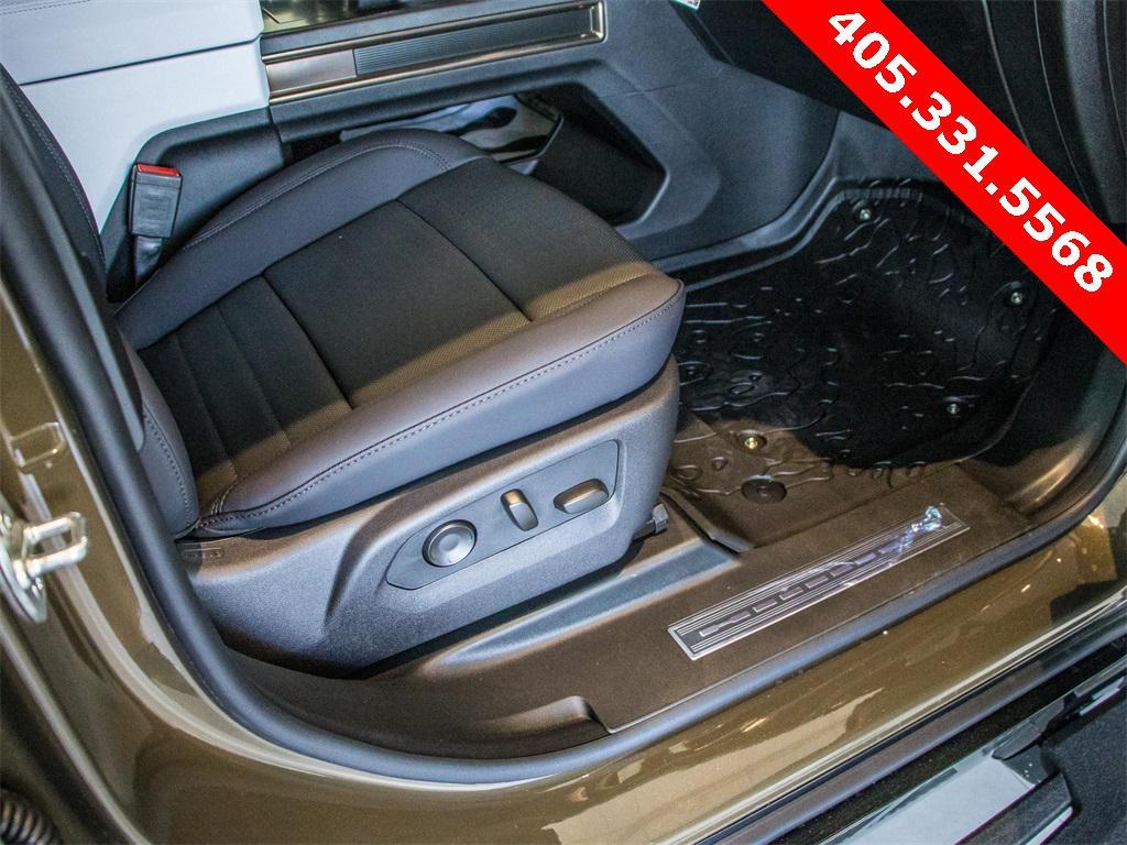 new 2025 GMC HUMMER EV Pickup car, priced at $92,999