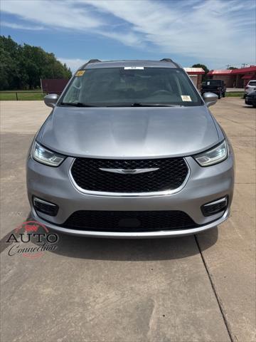 used 2021 Chrysler Pacifica car, priced at $18,550