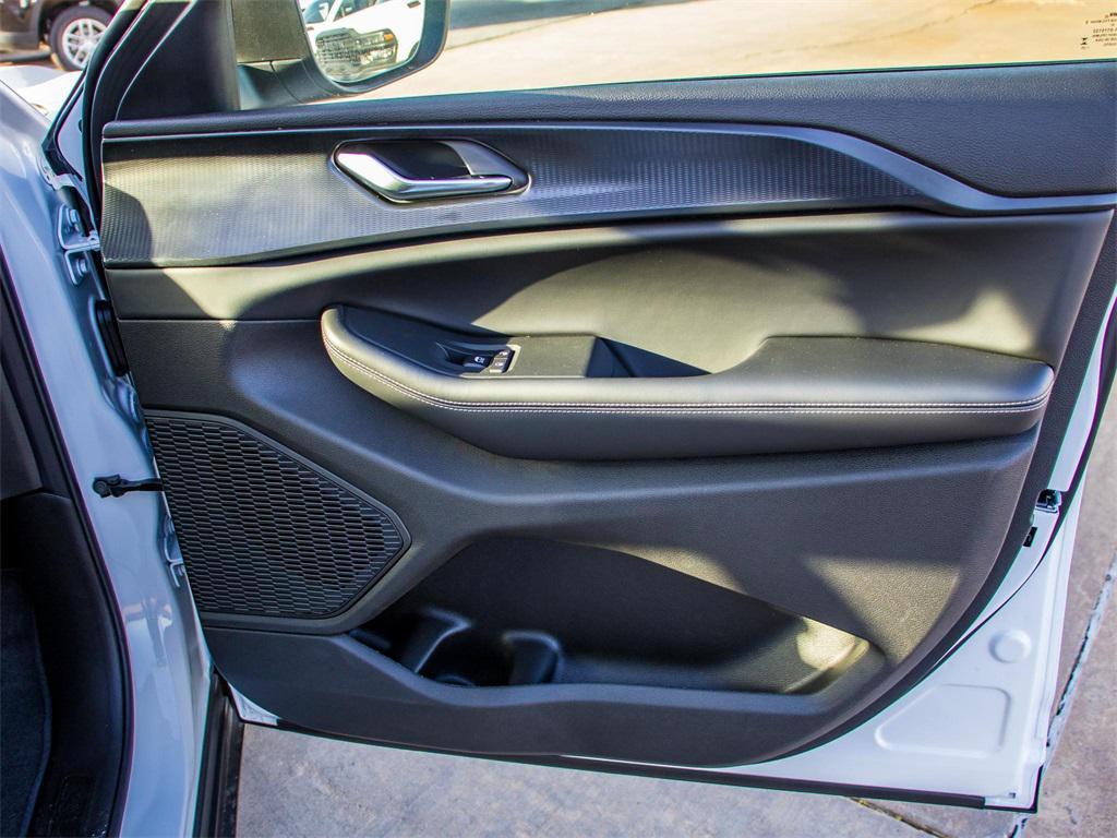 new 2025 Jeep Grand Cherokee L car, priced at $38,220