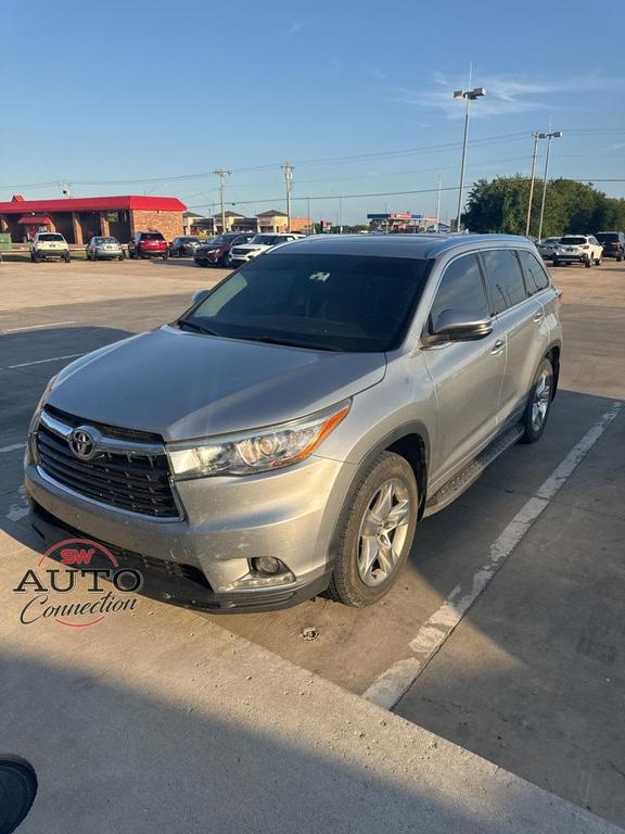 used 2016 Toyota Highlander car, priced at $18,900