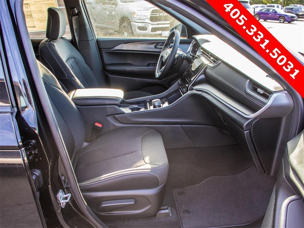 new 2025 Jeep Grand Cherokee car, priced at $36,098