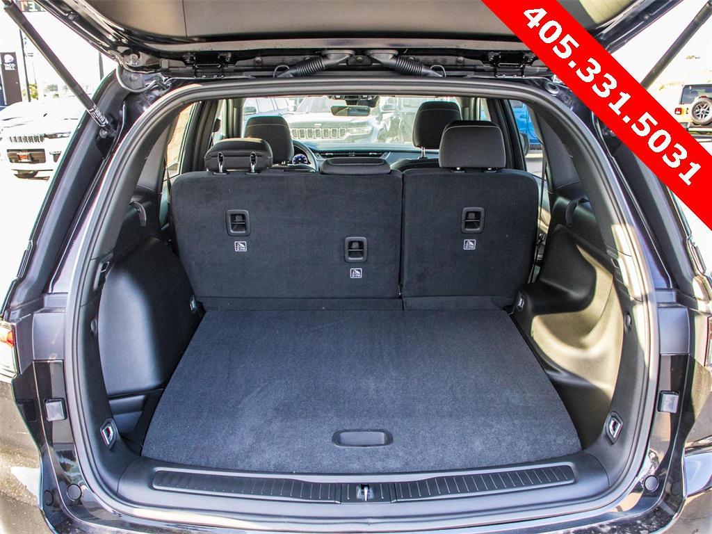 new 2025 Jeep Grand Cherokee car, priced at $36,098