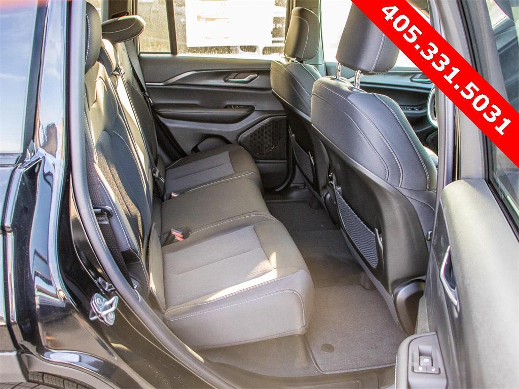 new 2025 Jeep Grand Cherokee car, priced at $36,098