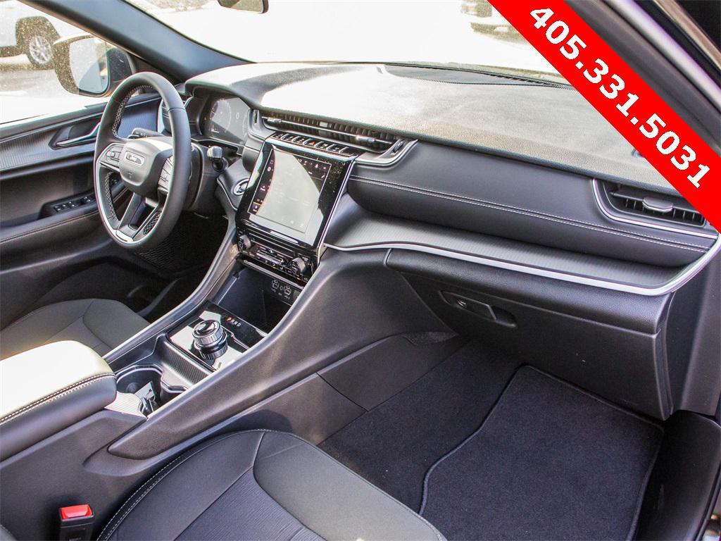 new 2025 Jeep Grand Cherokee car, priced at $36,098