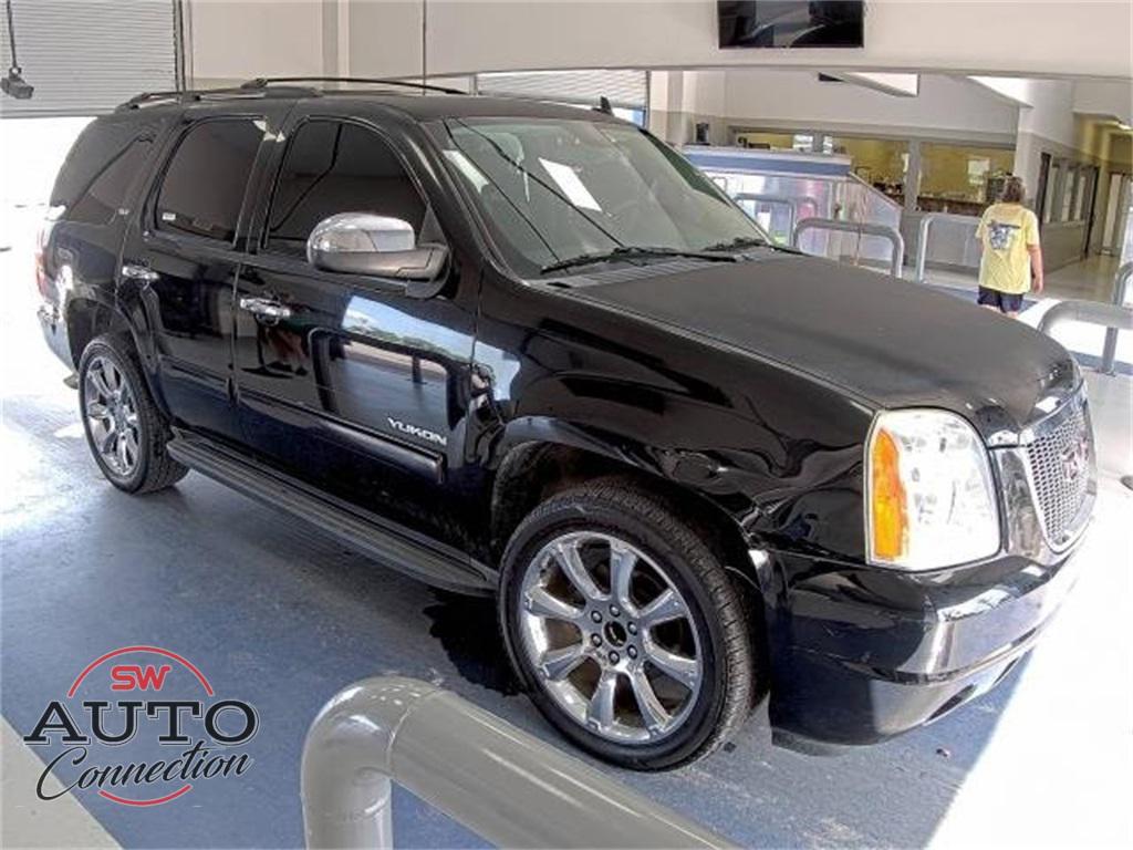 used 2013 GMC Yukon car, priced at $13,910