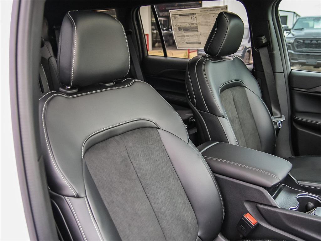 new 2025 Jeep Grand Cherokee L car, priced at $44,432