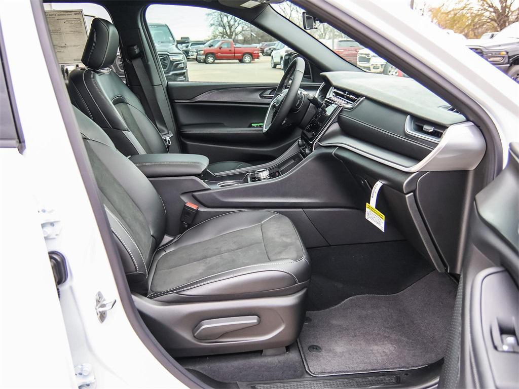 new 2025 Jeep Grand Cherokee L car, priced at $44,432