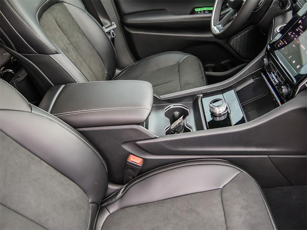 new 2025 Jeep Grand Cherokee L car, priced at $44,432