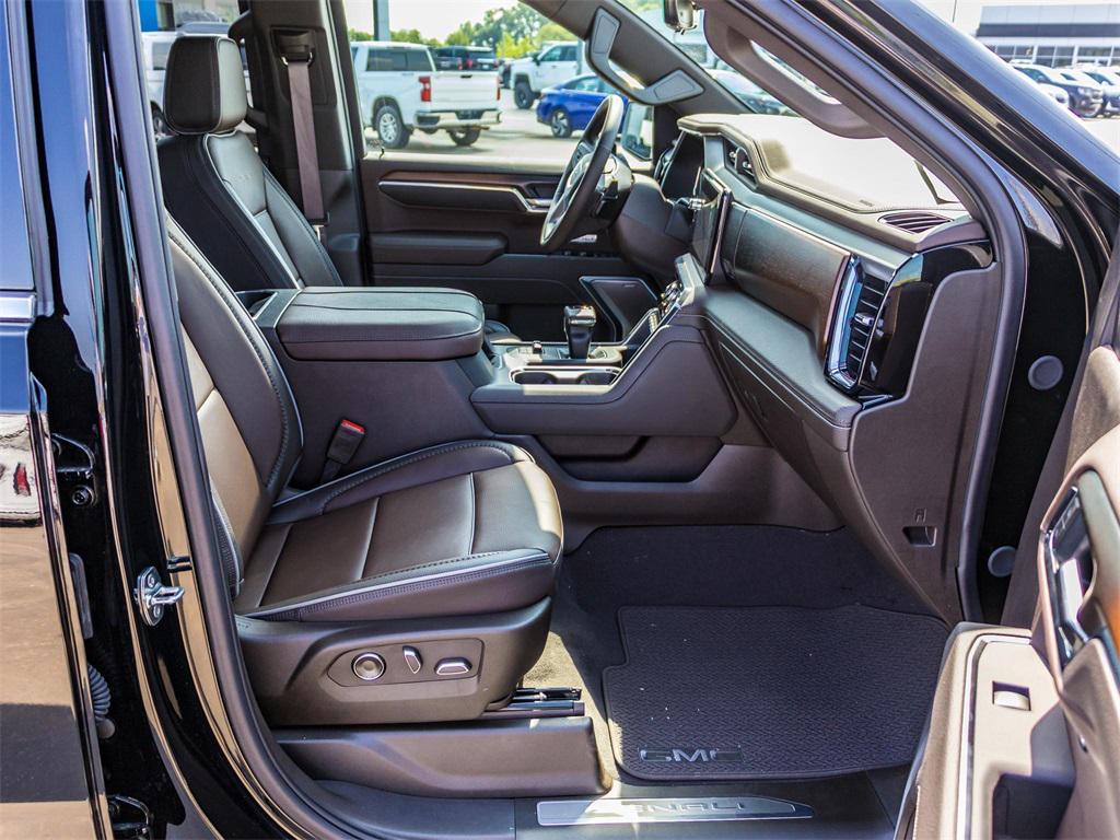 new 2025 GMC Sierra 1500 car, priced at $72,008