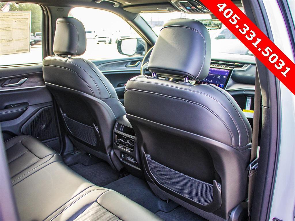 new 2025 Jeep Grand Cherokee car, priced at $46,532