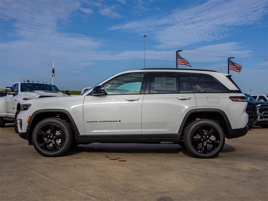 new 2025 Jeep Grand Cherokee car, priced at $45,153