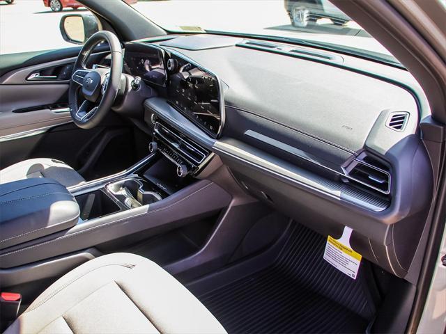 new 2025 Chevrolet Traverse car, priced at $45,230