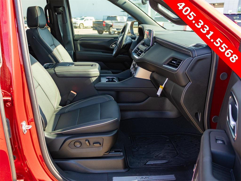 new 2024 GMC Yukon XL car, priced at $70,635