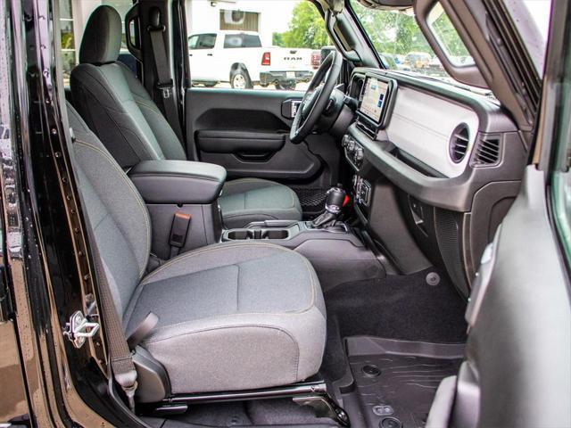 new 2025 Jeep Wrangler car, priced at $43,616
