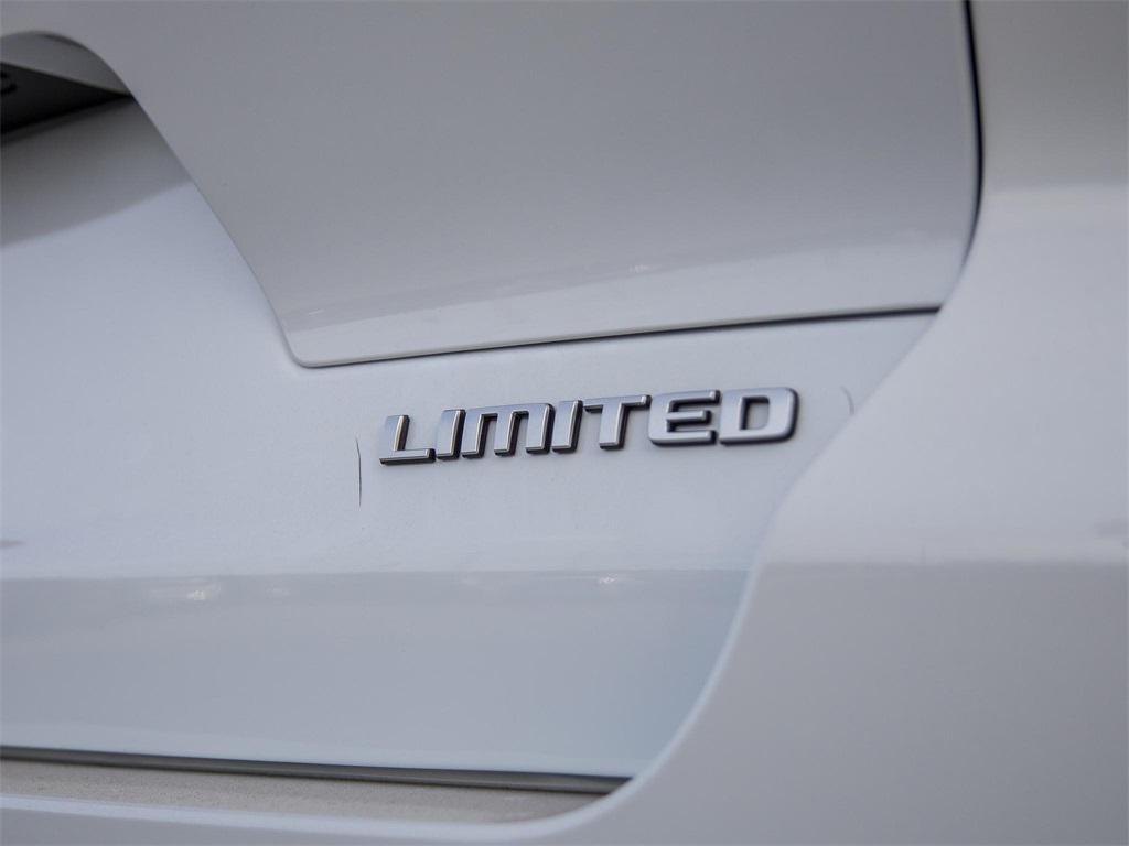 new 2025 Jeep Grand Cherokee L car, priced at $52,940