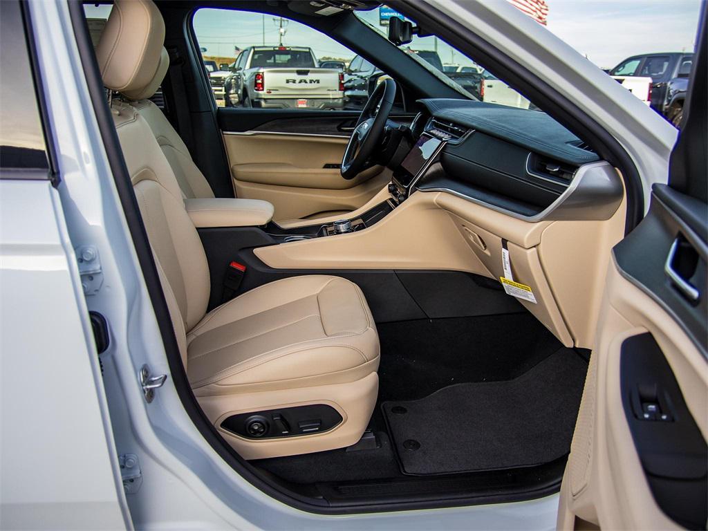 new 2025 Jeep Grand Cherokee L car, priced at $52,940