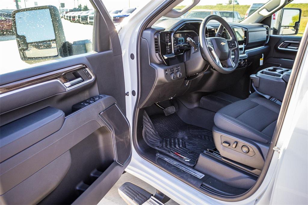 new 2025 Chevrolet Silverado 2500 car, priced at $68,900