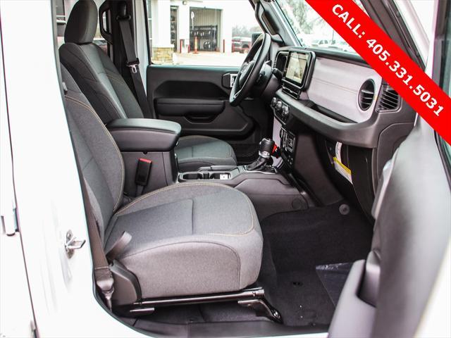 new 2025 Jeep Gladiator car, priced at $38,354
