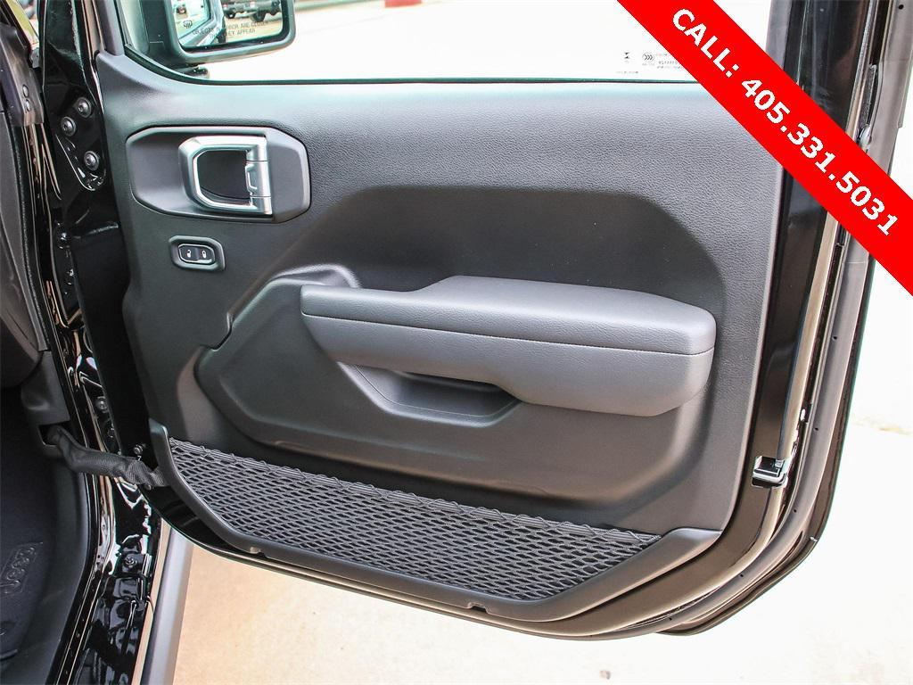 new 2025 Jeep Gladiator car, priced at $39,066