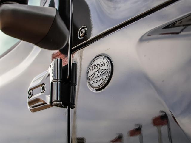 new 2025 Jeep Gladiator car, priced at $39,943