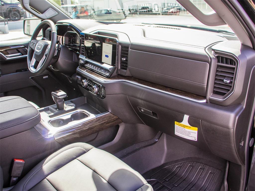 new 2025 GMC Sierra 1500 car, priced at $56,553