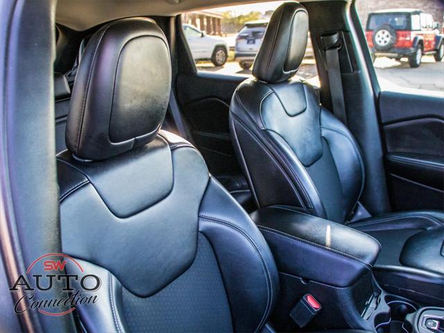 used 2019 Jeep Cherokee car, priced at $14,675