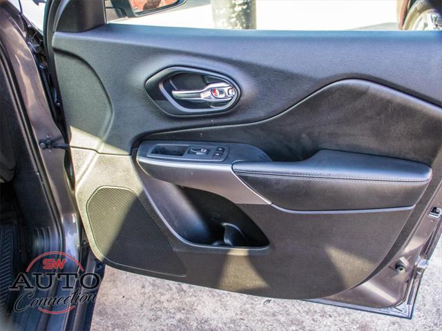 used 2019 Jeep Cherokee car, priced at $14,675