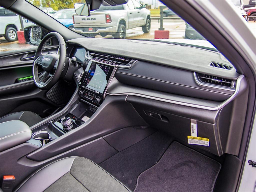 new 2025 Jeep Grand Cherokee L car, priced at $42,472