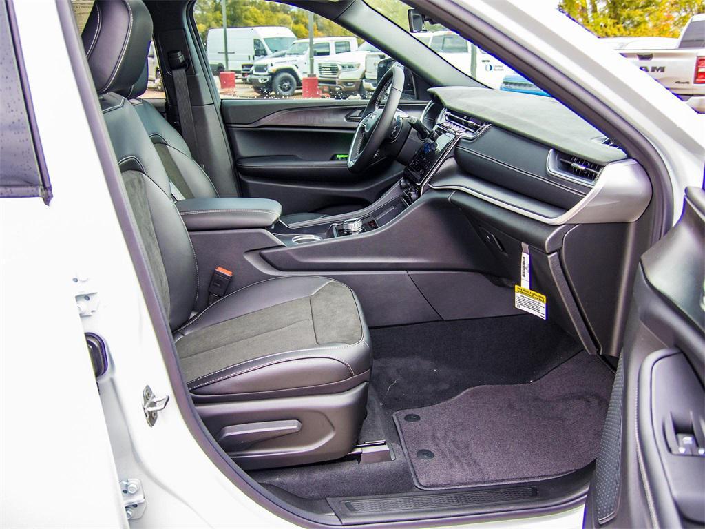 new 2025 Jeep Grand Cherokee L car, priced at $42,472