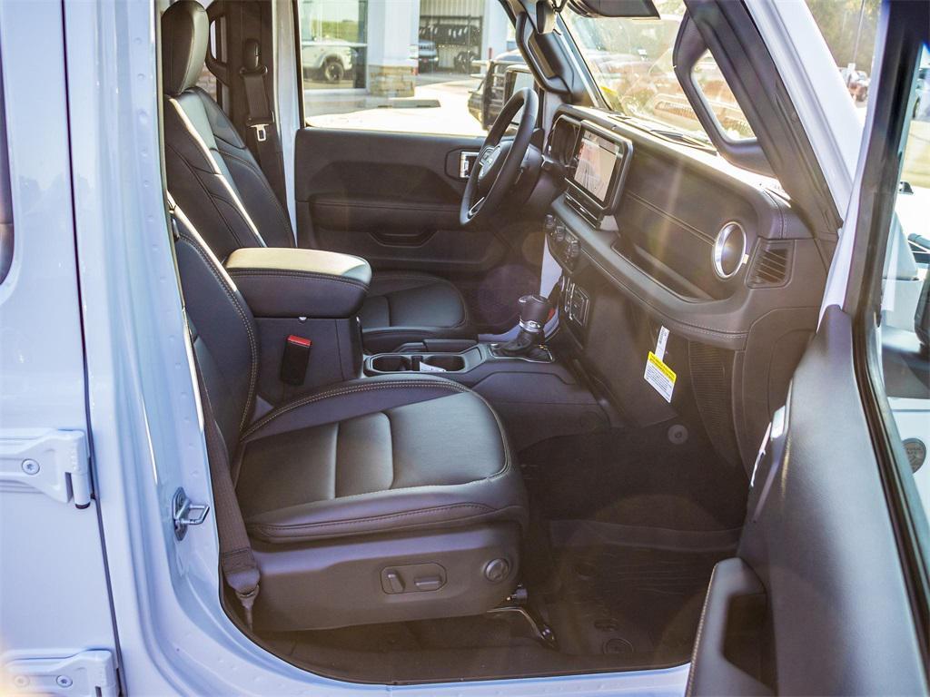 new 2025 Jeep Gladiator car, priced at $44,042