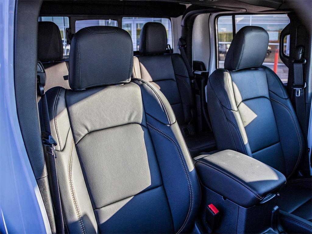 new 2025 Jeep Gladiator car, priced at $44,042